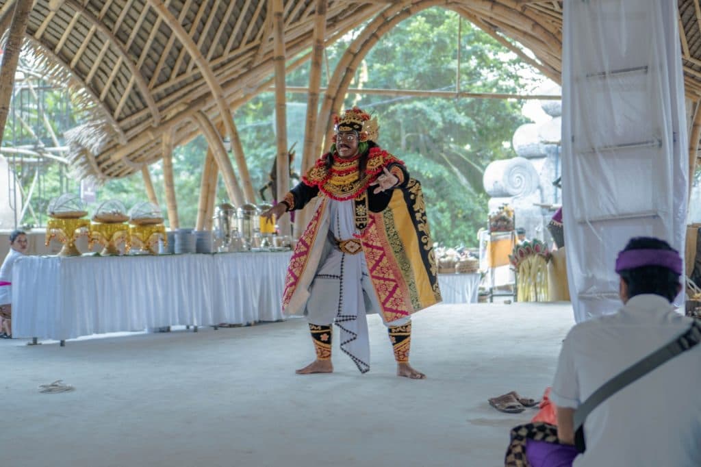 topeng dance on balinese ritual